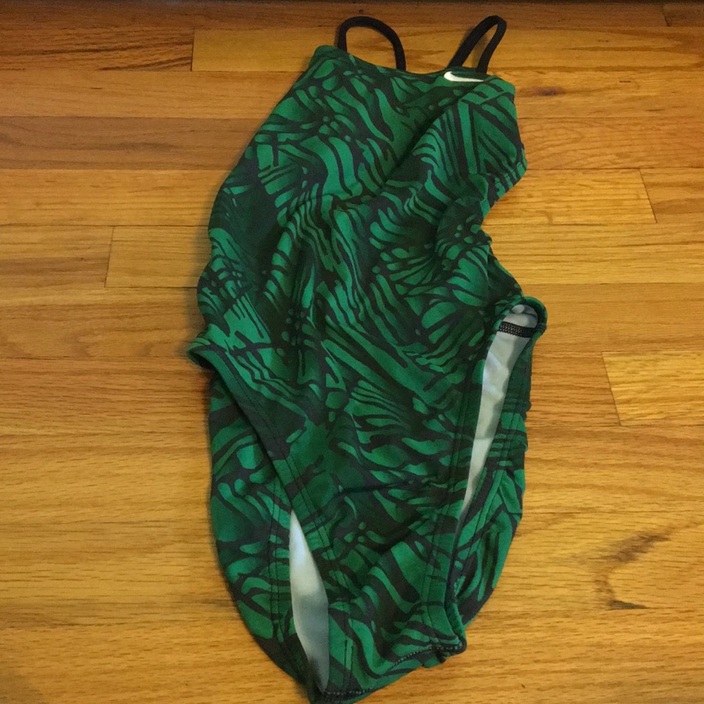 Nike One Piece 26